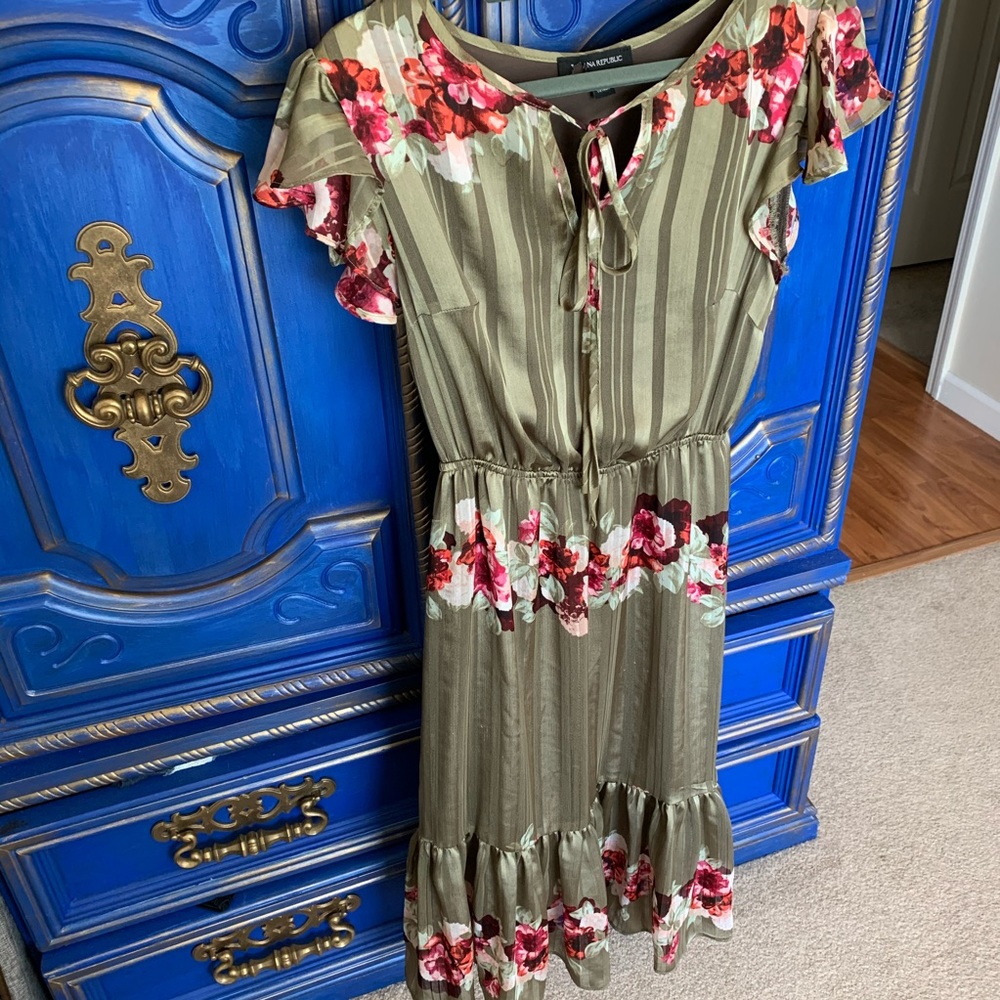 Banana Republic Summer Floral Dress Olive Green 4 - Picture 1 of 3